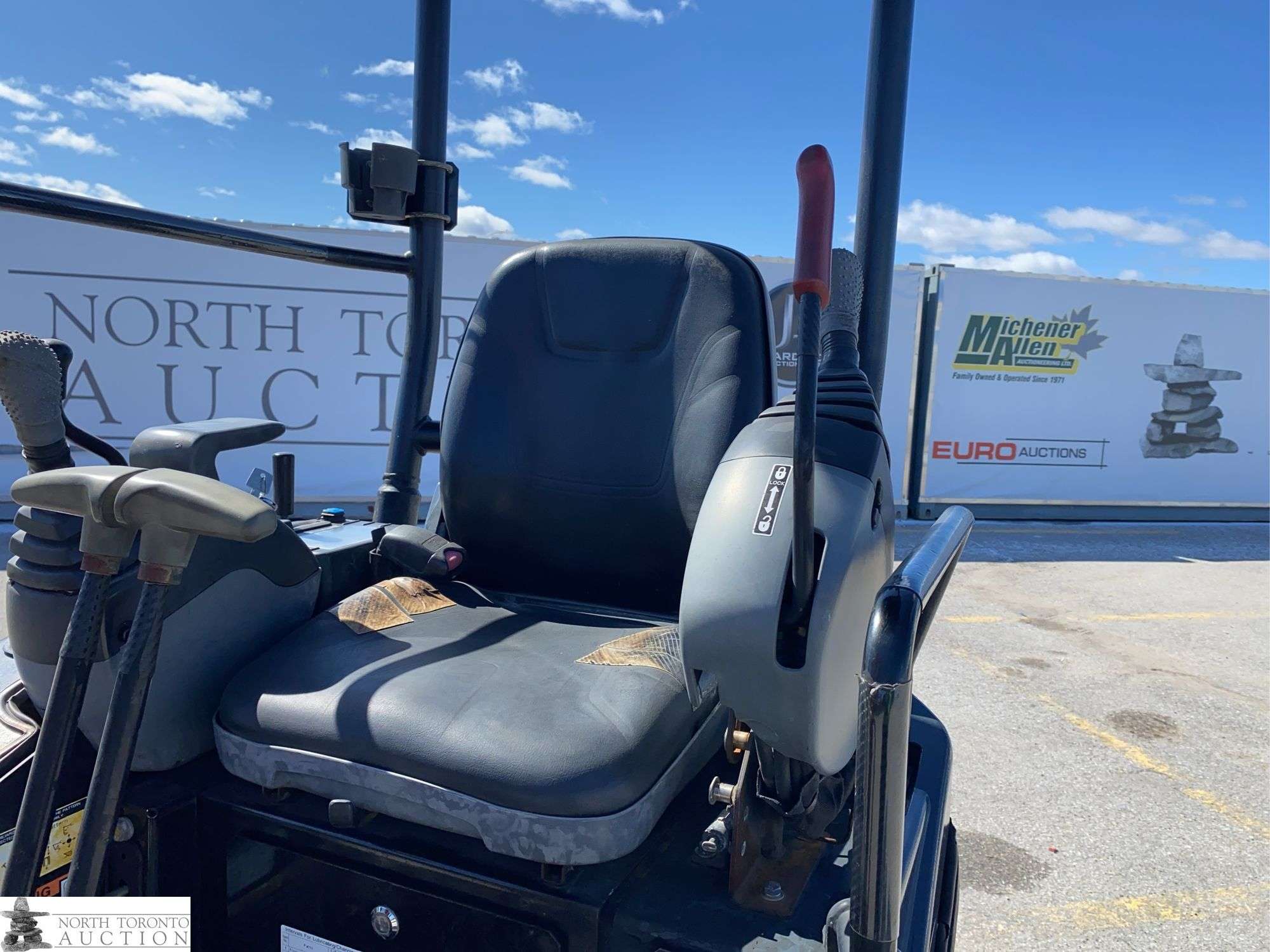 2013 Hitachi ZX17-U2 Mini Excavator - North Toronto Auction