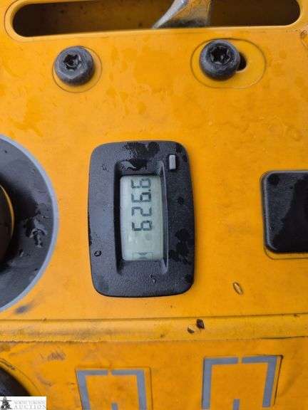 2022 Cub Cadet Pro Z 900 Mower - North Toronto Auction