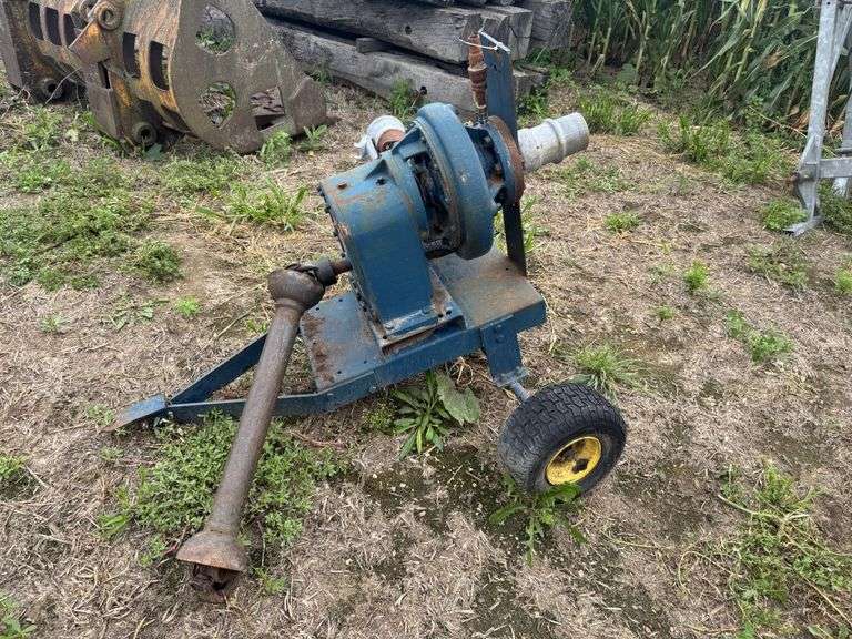 Portable irrigation pump