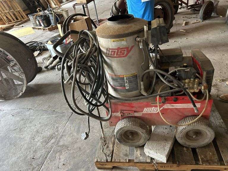Hotsy Diesel Fueled Hot Water Power Washer