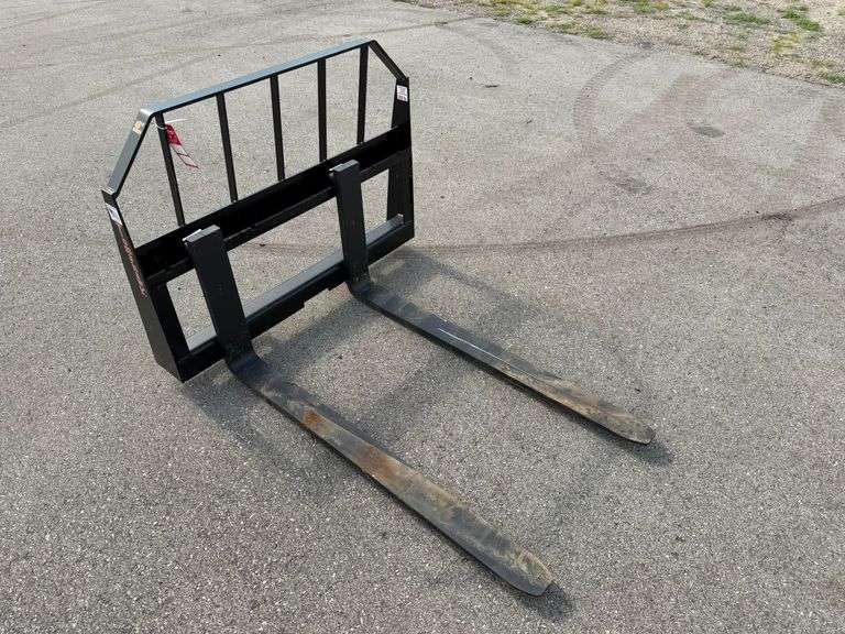New Tomahawk Skid Steer Forks 48" Quick Attach New Tomahawk 48” Skid Steer Forks