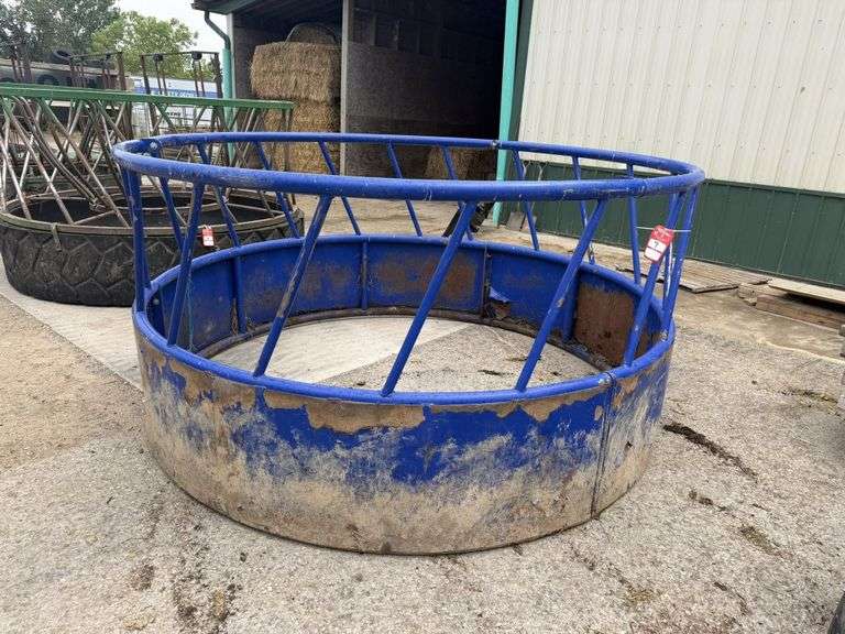 Hay feeder