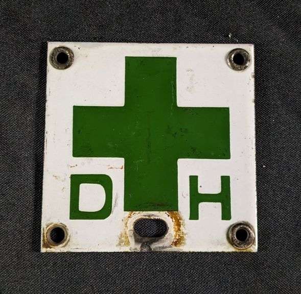 DH GREEN CROSS MEDICAL DOCTOR PORCELAIN SIGN LICENSE PLATE TOPPER