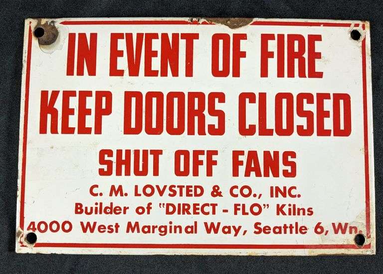 IN EVENT OF FIRE KEEP DOORS CLOSED PORCELAIN SIGN