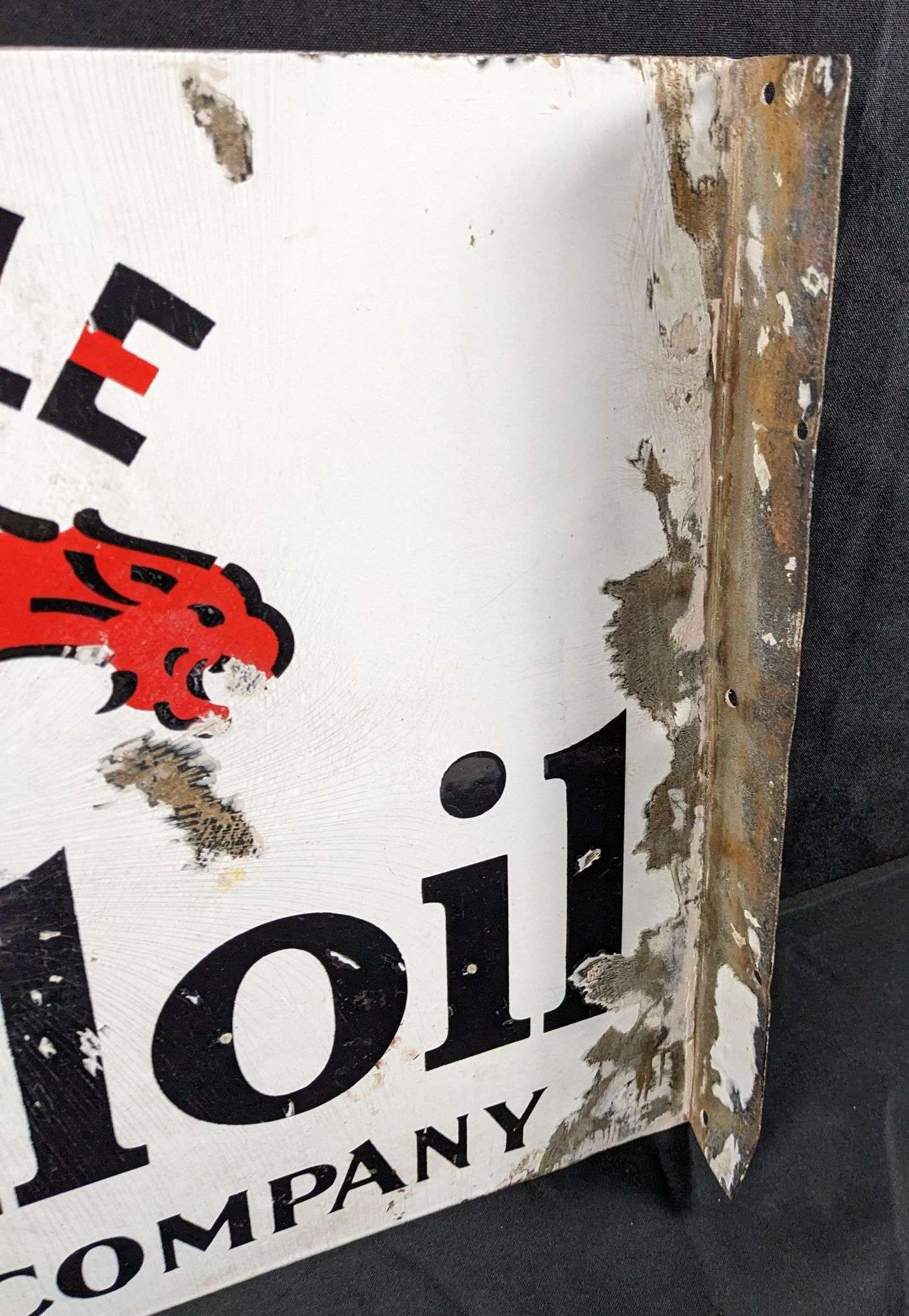 GARGOYLE MOBILOIL VACUUM OIL COMPANY PORCELAIN FLANGE SIGN