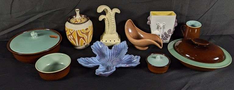10 PIECES ASSORTED RED WING ART POTTERY & DINNERWARE MID CENTURY MODERN MCM