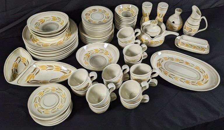 78 PIECES RED WING POTTERY DINNERWARE TIP TOE TULIPS MCM MID CENTURY MODERN