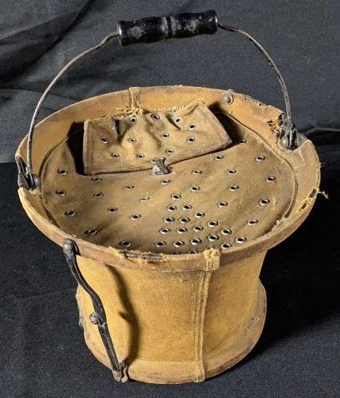 UNUSUAL THE PLANET CO CANVAS FOLDING MINNOW BUCKET