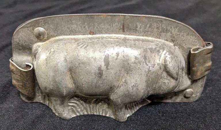 ANTIQUE CHOCOLATE MOLD PIG SWINE HOG