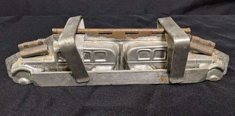 ANTIQUE CHOCOLATE MOLD 1920'S TOURING CARS