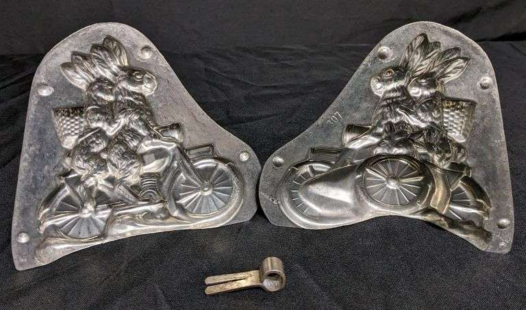 ANTIQUE CHOCOLATE MOLD EASTER BUNNY RABBIT RIDING MOTORCYCLE WITH SIDE CAR