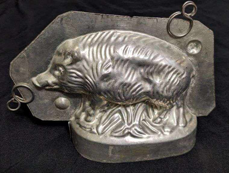 ANTIQUE CHOCOLATE MOLD WILD BOAR RAZORBACK PIG HOG