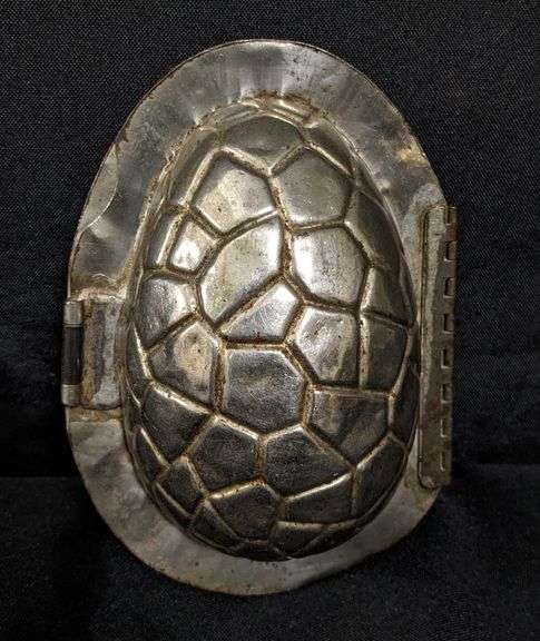 ANTIQUE CHOCOLATE MOLD EASTER EGG