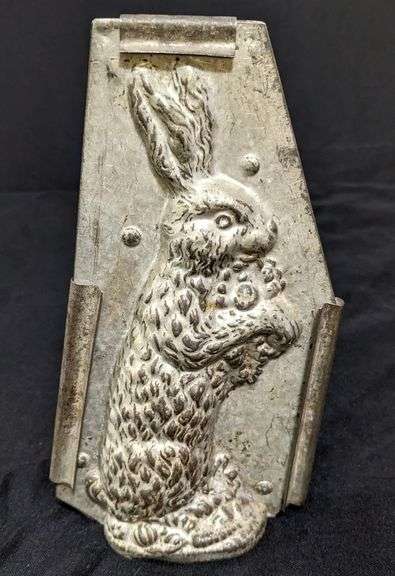 ANTIQUE CHOCOLATE MOLD EASTER BUNNY RABBIT