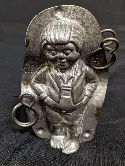 ANTIQUE CHOCOLATE MOLD ODD LOOKING YOUNG PERSON