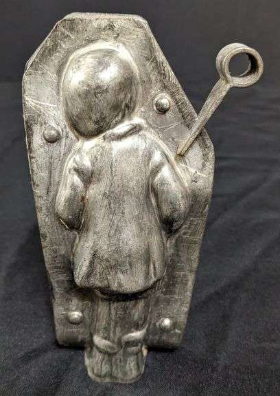ANTIQUE CHOCOLATE MOLD BOY PLAYING HORN INSTRUMENT