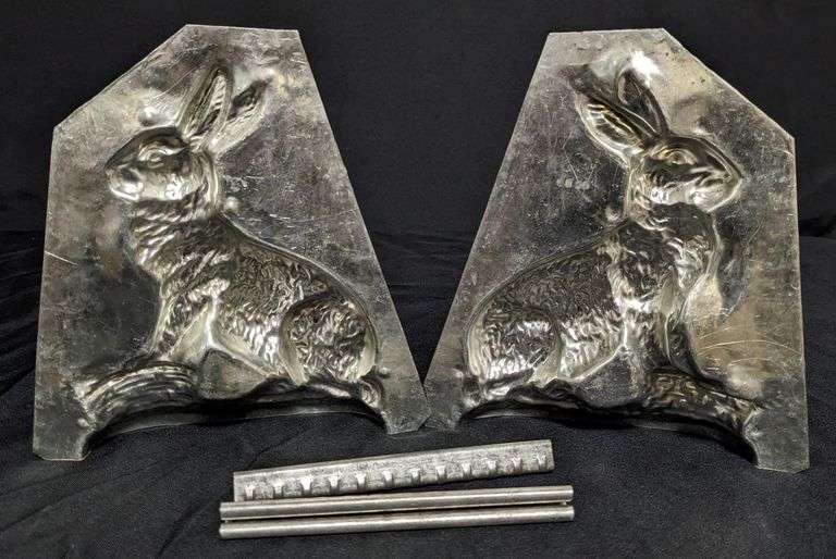 ANTIQUE CHOCOLATE MOLD EASTER BUNNY RABBIT