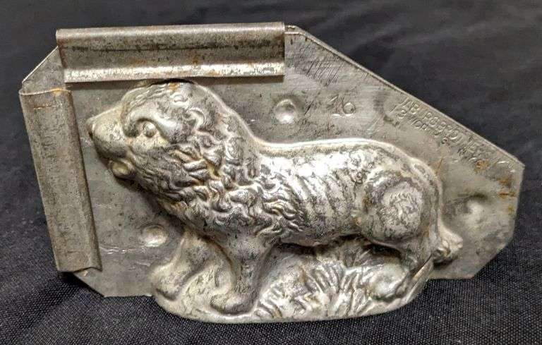 ANTIQUE CHOCOLATE MOLD LION CAT
