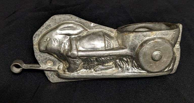 ANTIQUE CHOCOLATE MOLD EASTER BUNNY RABBIT PULLING WAGON