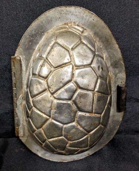 ANTIQUE CHOCOLATE MOLD EASTER EGG