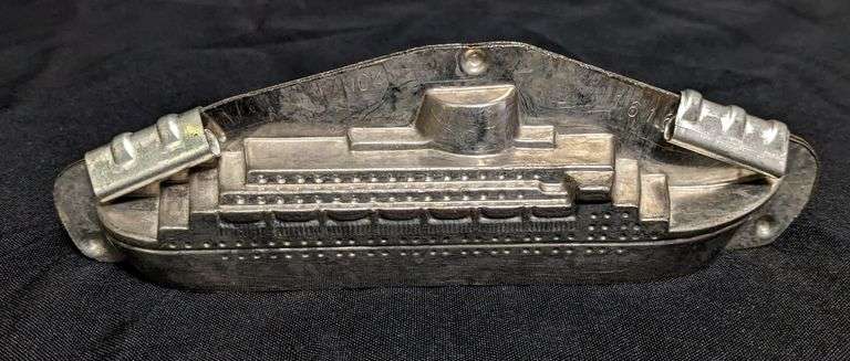 ANTIQUE CHOCOLATE MOLD STEAMER STEAMSHIP OCEANLINER SHIP BOAT J.K.V. TILBURG