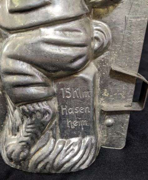 LARGE ANTIQUE CHOCLOATE MOLD EASTER BUNNY RABBIT