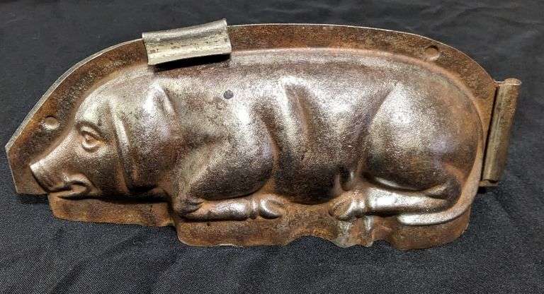 ANTIQUE CHOCOLATE MOLD SWINE PIG HOG
