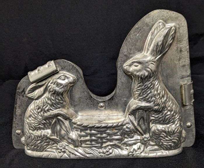 ANTIQUE CHOCOLATE MOLD EASTER BUNNY RABBITS WITH BASKET ANTON REICHE DRESDEN
