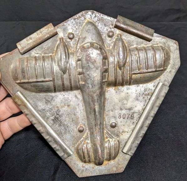 ANTIQUE CHOCOLATE MOLD TWIN ENGINE AIRPLANE