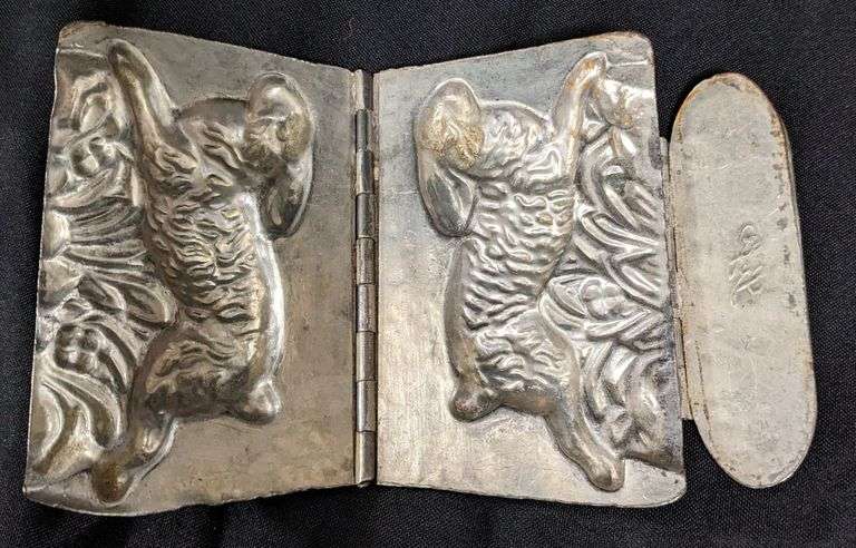 ANTIQUE CHOCOLATE MOLD BUNNY RABBIT