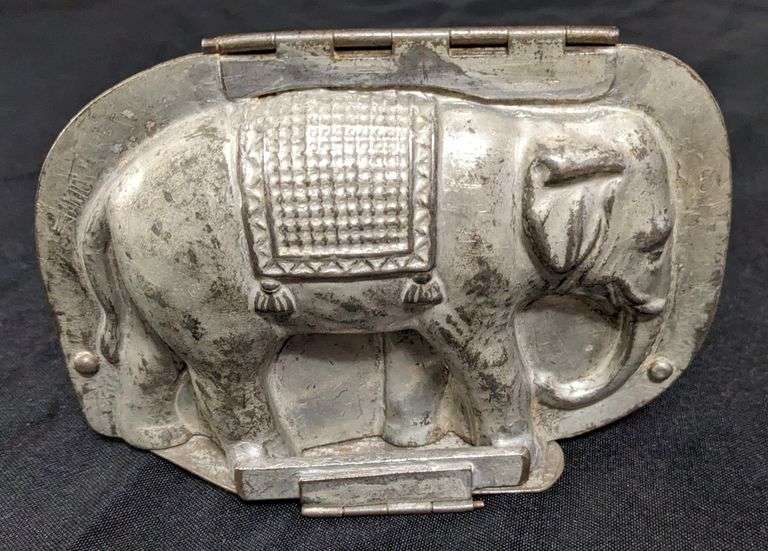 ANTIQUE CHOCOLATE MOLD CIRCUS ELEPHANT ANTON REICHE DRESDEN