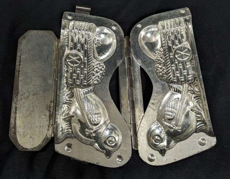 ANTIQUE CHOCOLATE MOLD EASTER CHICK PULLING EGG WAGON H WALTER BERLIN