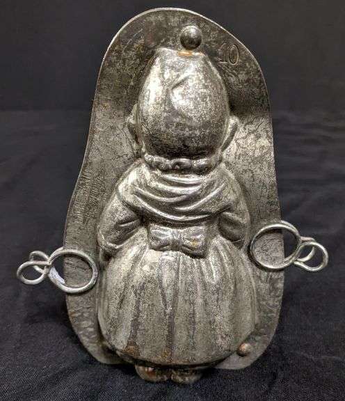 ANTIQUE CHOCOLATE MOLD DUTCH GIRL ANTON REICHE DRESDEN
