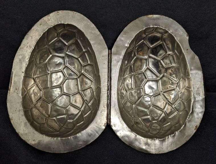 ANTIQUE CHOCOLATE MOLD EASTER EGG