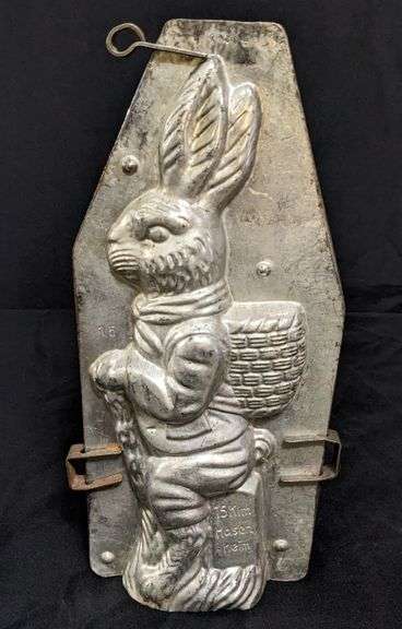 LARGE ANTIQUE CHOCOLATE MOLD EASTER BUNNY RABBIT