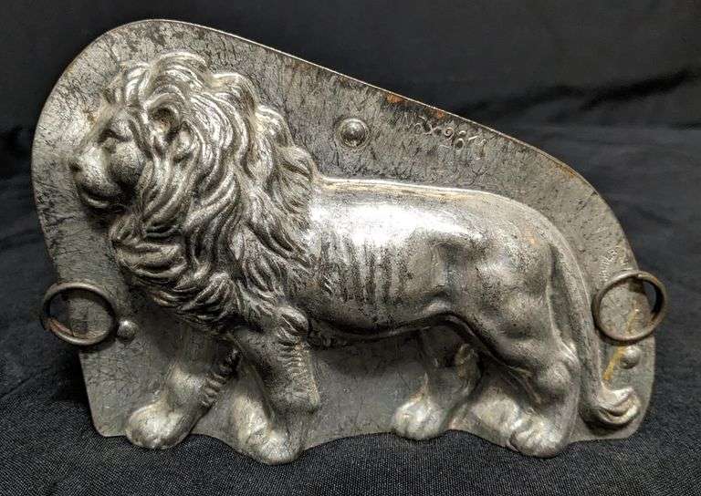 ANTIQUE CHOCOLATE MOLD MAJESTIC AFRICAN LION H WALTER BERLIN