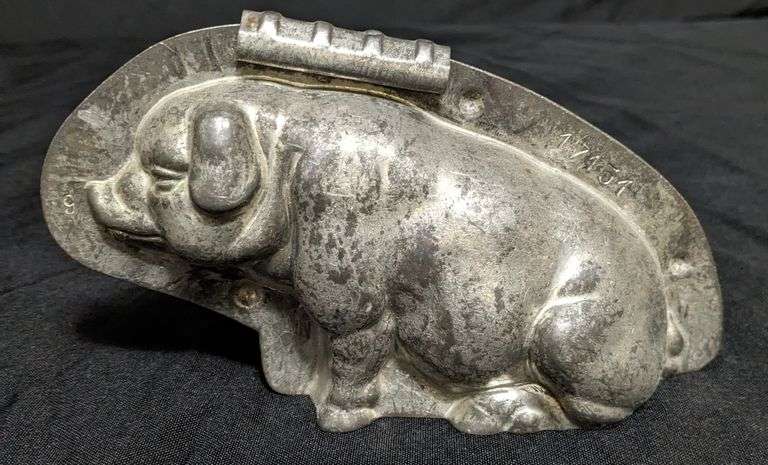 ANTIQUE CHOCOLATE MOLD CHUBBY PIG HOG SWINE ANTON REICHE DRESDEN