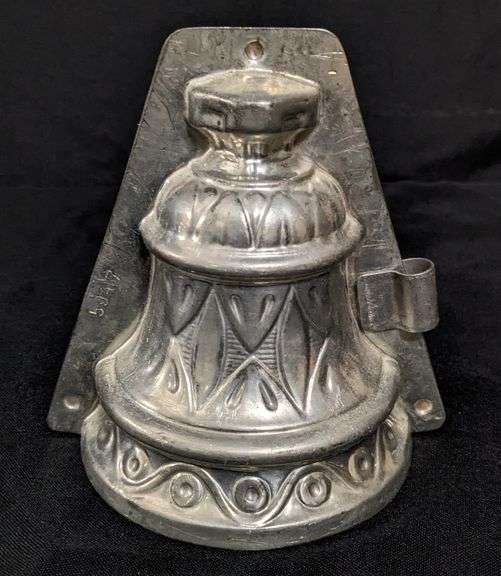 ANTIQUE CHOCOLATE MOLD CHRISTMAS BELL
