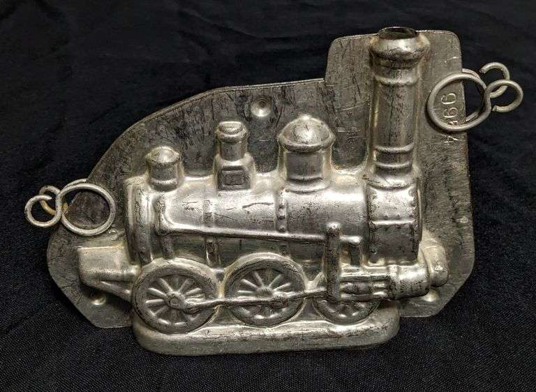 ANTIQUE CHOCOLATE MOLD TRAIN LOCOMOTIVE ANTON REICHE DRESDEN