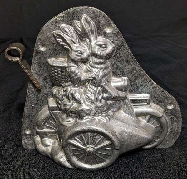 DICK & BONNIE KIRKWOOD ESTATE ANTIQUE CHOCOLATE MOLD & VICTORIAN FLUE COVER COLLECTION ONLINE ONLY AUCTION