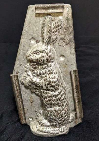 ANTIQUE CHOCOLATE MOLD EASTER BUNNY RABBIT