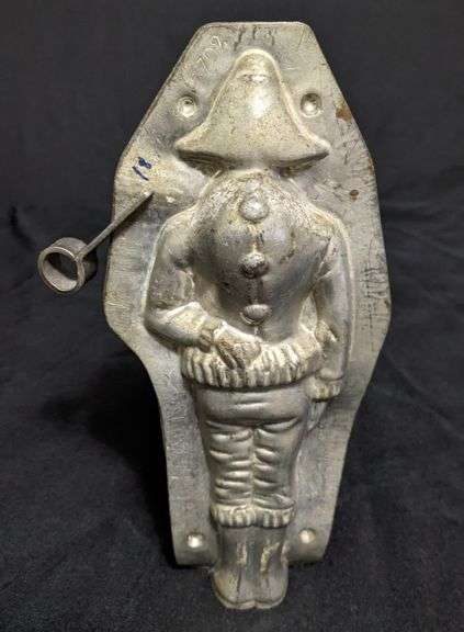 ANTIQUE CHOCOLATE MOLD "HUNCHBACK" ADMIRAL NAVY SHIPS CAPTAIN LE TANG FILS