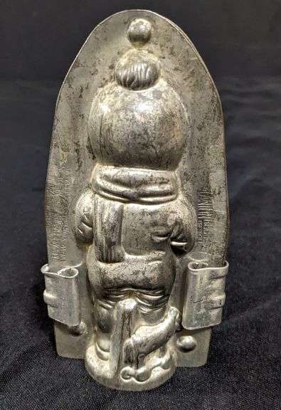 ANTIQUE CHOCOLATE MOLD CHILD WEARING WINTER CLOTHING ANTON REICHE DRESDEN