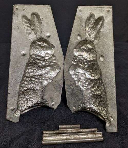 ANTIQUE CHOCOLATE MOLD EASTER BUNNY RABBIT