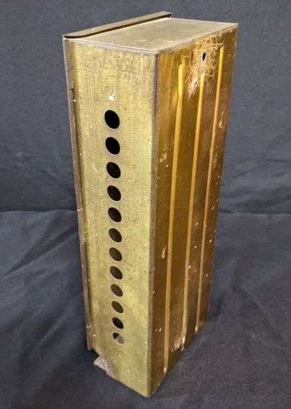 THE GOOD JUDGE RIGHT-CUT CHEWING TOBACCO DISPENSER