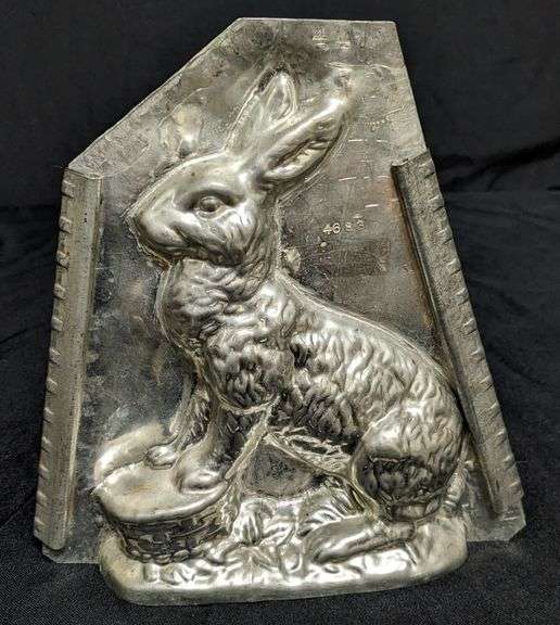 ANTIQUE CHOCOLATE MOLD EASTER BUNNY RABBIT
