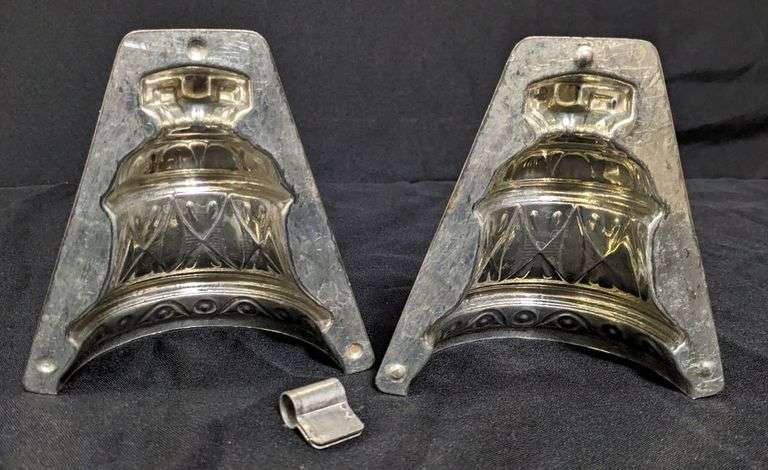 ANTIQUE CHOCOLATE MOLD CHRISTMAS BELL