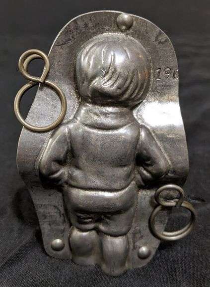 ANTIQUE CHOCOLATE MOLD ODD LOOKING YOUNG PERSON
