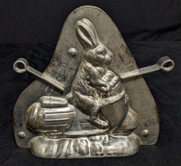 ANTIQUE CHOCOLATE MOLD EASTER BUNNY RABBIT RIDING VESPA STYLE SCOOTER SCHW. GMUND