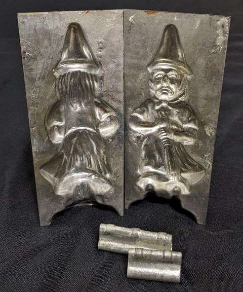 ANTIQUE CHOCLATE MOLD HALLOWEEN WITCH